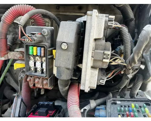 FREIGHTLINER M2 106 ECM