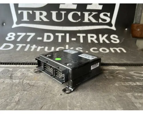 FREIGHTLINER M2 106 ECM
