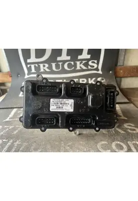 FREIGHTLINER M2 106 ECM