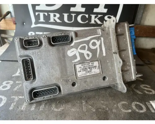 FREIGHTLINER M2 106 ECM