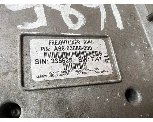FREIGHTLINER M2 106 ECM