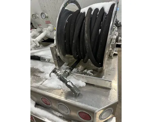 FREIGHTLINER M2 106 Equipment (Mounted)