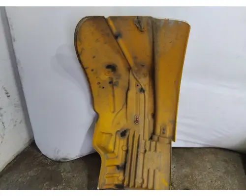 FREIGHTLINER M2 106 FENDER EXTENSION