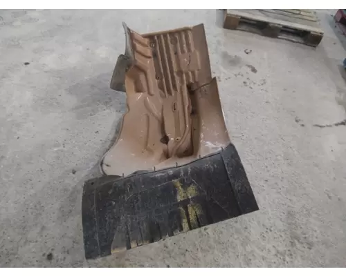 FREIGHTLINER M2 106 FENDER EXTENSION