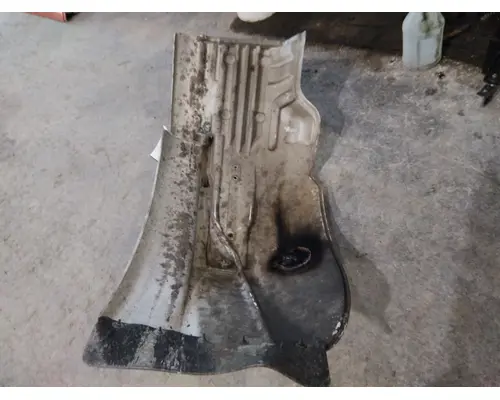 FREIGHTLINER M2 106 FENDER EXTENSION