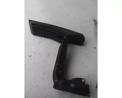 FREIGHTLINER M2 106 FOOT PEDAL