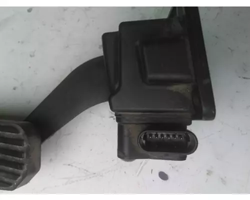 FREIGHTLINER M2 106 FOOT PEDAL