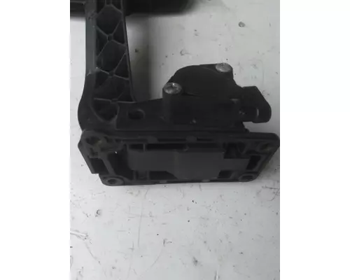FREIGHTLINER M2 106 FOOT PEDAL