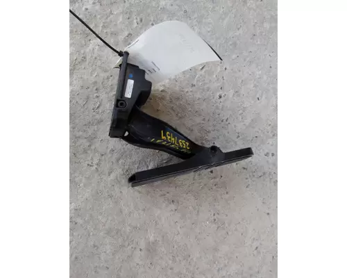 FREIGHTLINER M2 106 FOOT PEDAL