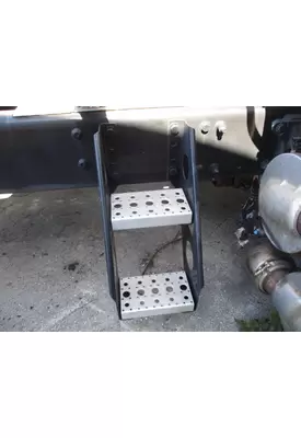 FREIGHTLINER M2 106 FRAME STEP