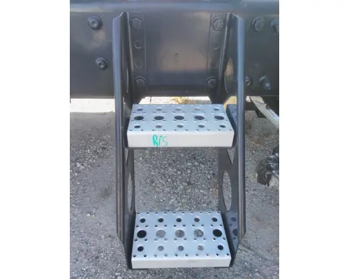 FREIGHTLINER M2 106 FRAME STEP