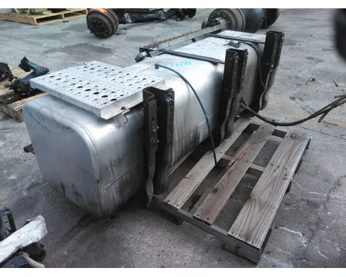 FREIGHTLINER M2 106 FUEL TANK