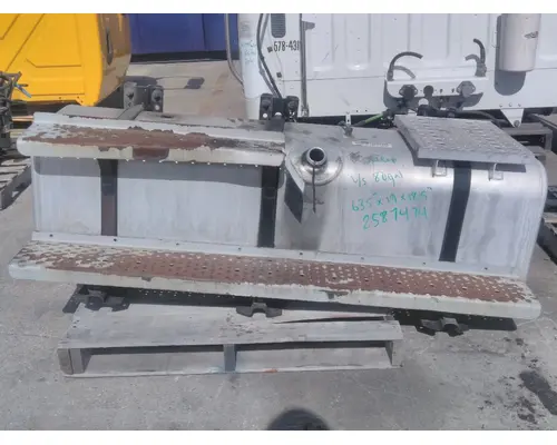 FREIGHTLINER M2 106 FUEL TANK
