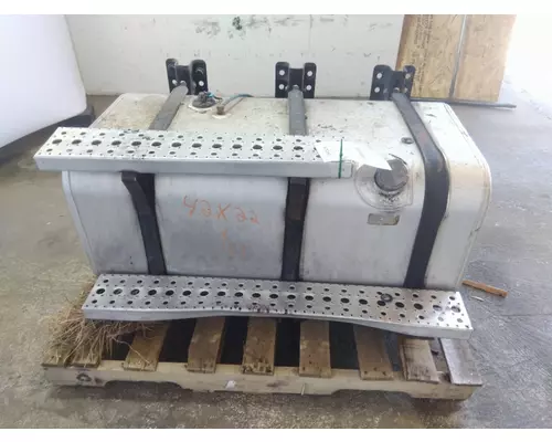 FREIGHTLINER M2 106 FUEL TANK