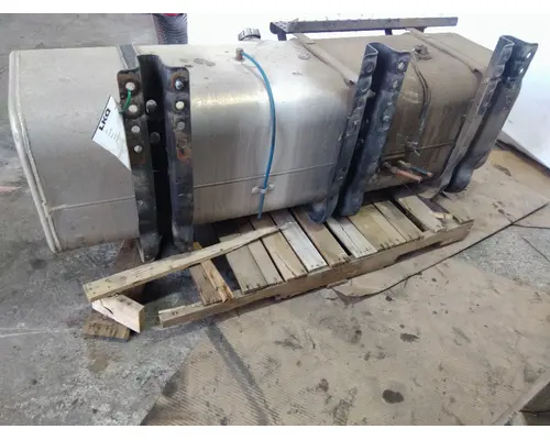 FREIGHTLINER M2 106 FUEL TANK