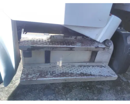 FREIGHTLINER M2 106 FUEL TANK