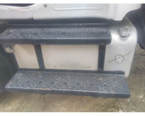 FREIGHTLINER M2 106 FUEL TANK