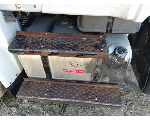 FREIGHTLINER M2 106 FUEL TANK