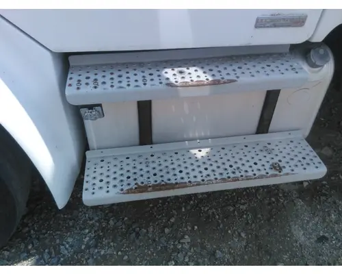 FREIGHTLINER M2 106 FUEL TANK