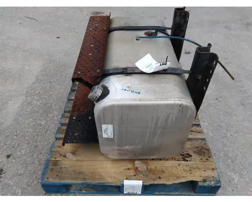 FREIGHTLINER M2 106 FUEL TANK