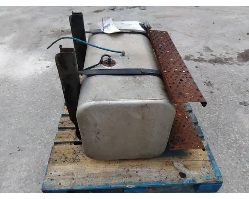 FREIGHTLINER M2 106 FUEL TANK