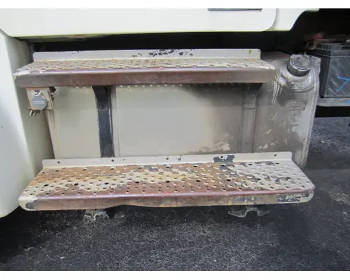 FREIGHTLINER M2 106 FUEL TANK