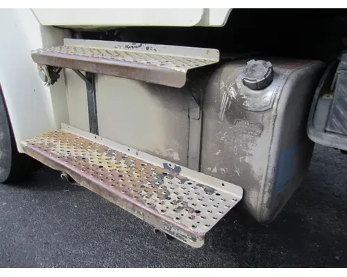 FREIGHTLINER M2 106 FUEL TANK