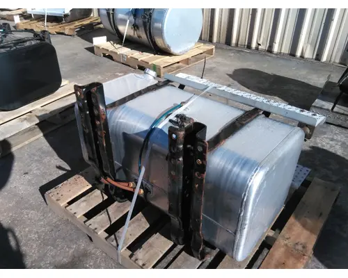 FREIGHTLINER M2 106 FUEL TANK