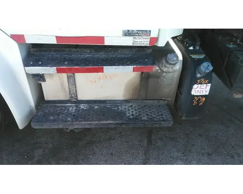 FREIGHTLINER M2 106 FUEL TANK