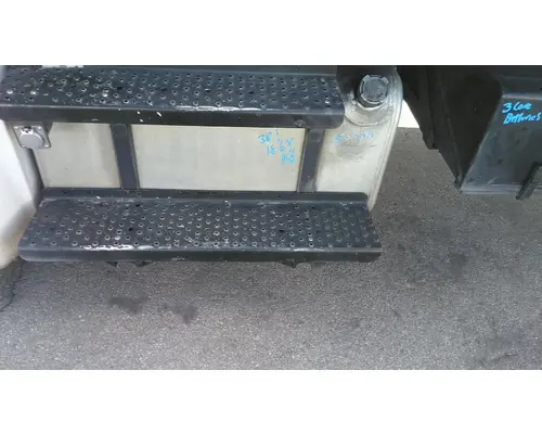 FREIGHTLINER M2 106 FUEL TANK