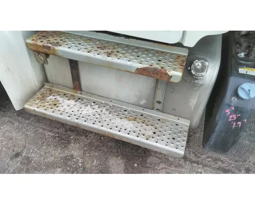 FREIGHTLINER M2 106 FUEL TANK