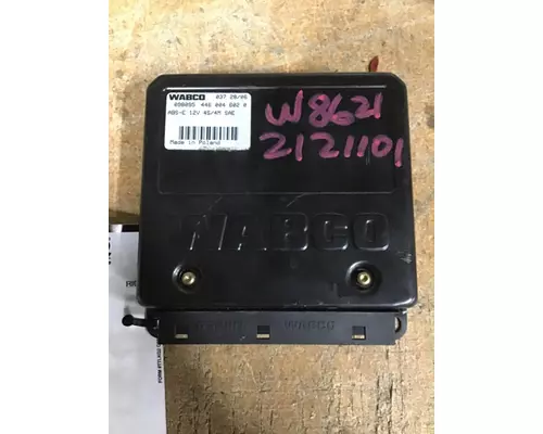 FREIGHTLINER M2 106 FUSE BOX