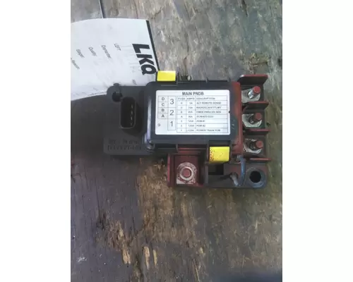 FREIGHTLINER M2 106 FUSE BOX