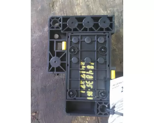 FREIGHTLINER M2 106 FUSE BOX