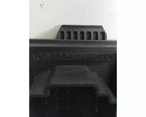FREIGHTLINER M2 106 FUSE BOX