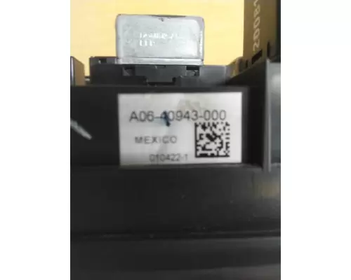FREIGHTLINER M2 106 FUSE BOX