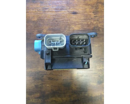 FREIGHTLINER M2 106 FUSE BOX