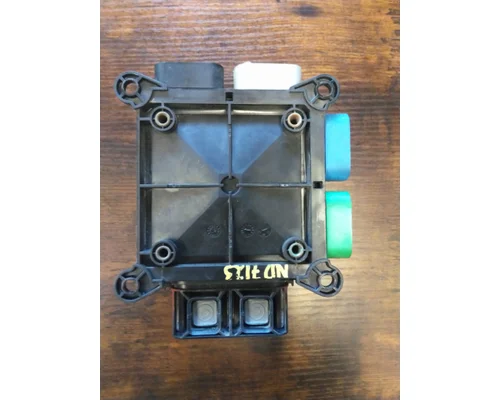 FREIGHTLINER M2 106 FUSE BOX