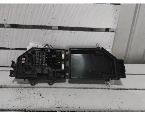 FREIGHTLINER M2 106 FUSE BOX