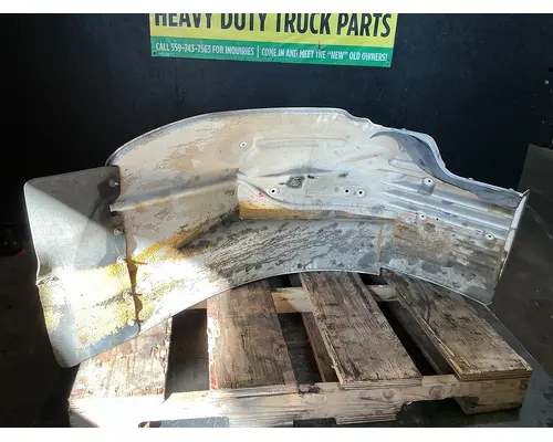 FREIGHTLINER M2 106 Fender Extension