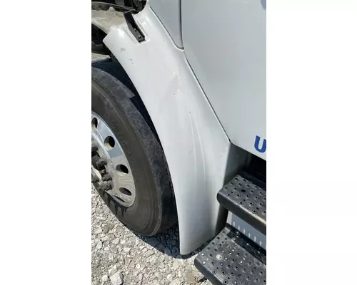 FREIGHTLINER M2 106 Fender