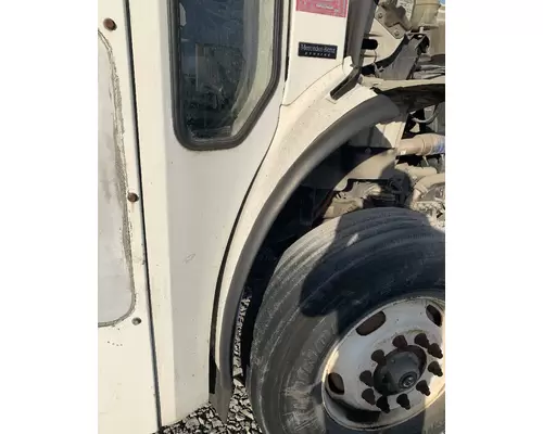 FREIGHTLINER M2 106 Fender