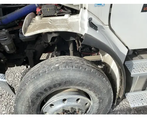 FREIGHTLINER M2 106 Fender