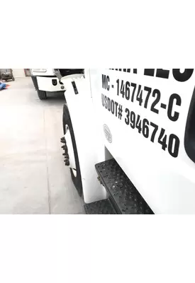 FREIGHTLINER M2-106 Fender