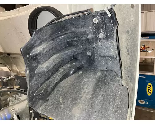 FREIGHTLINER M2-106 Fender