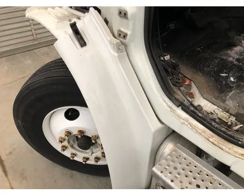 FREIGHTLINER M2-106 Fender