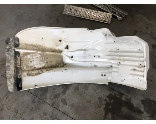 FREIGHTLINER M2-106 Fender