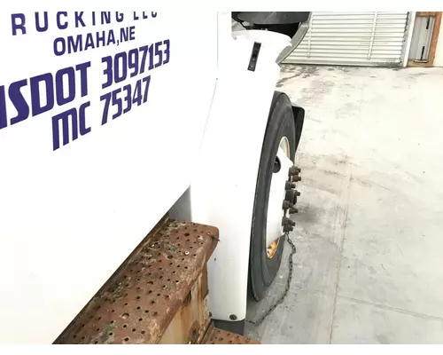 FREIGHTLINER M2-106 Fender