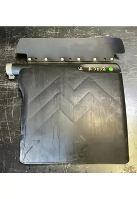 FREIGHTLINER M2 106 Fender