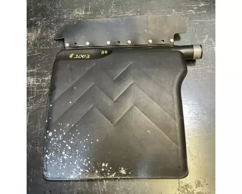 FREIGHTLINER M2 106 Fender